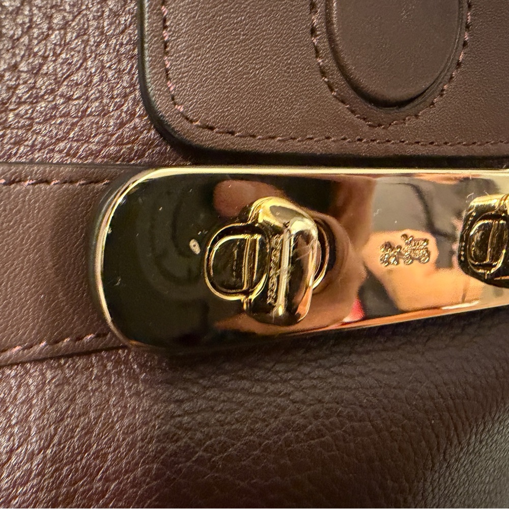Coach Swagger Carry All Bag in Oxblood Leather - Picture 3 of 15